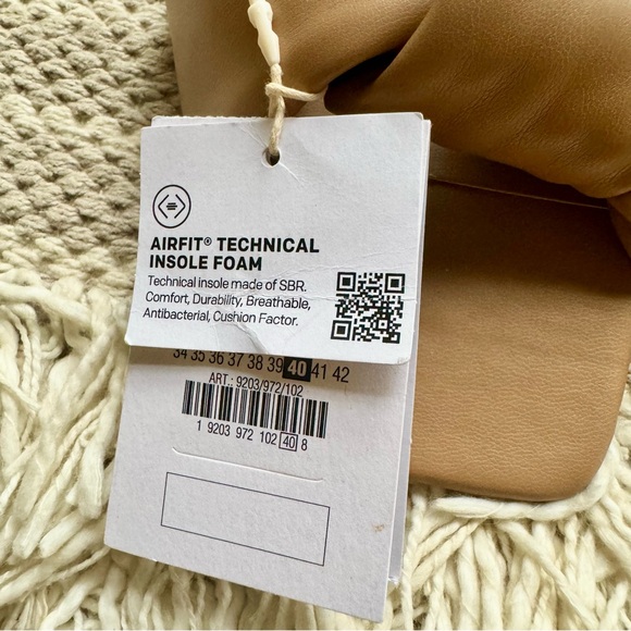 STRADIVARIUS Sandals Slip Ons NWT Size 9 Tan Puff - Picture 10 of 15